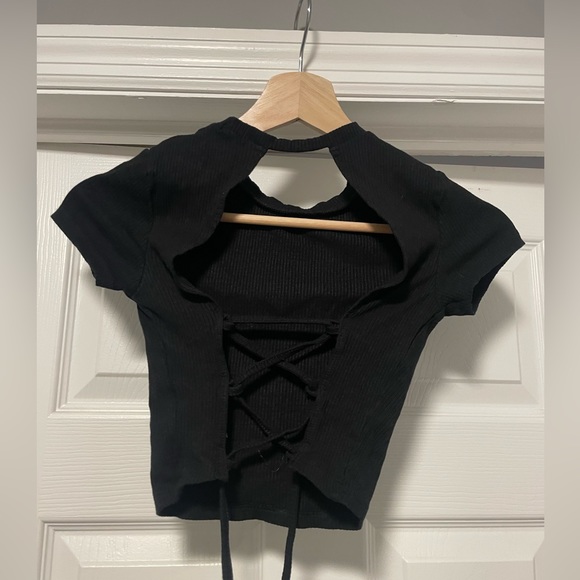 Garage crop top - Picture 3 of 3